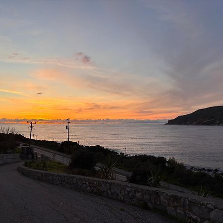 Vatoulia House Lejlighedshotel Néon Oítilon Eksteriør billede