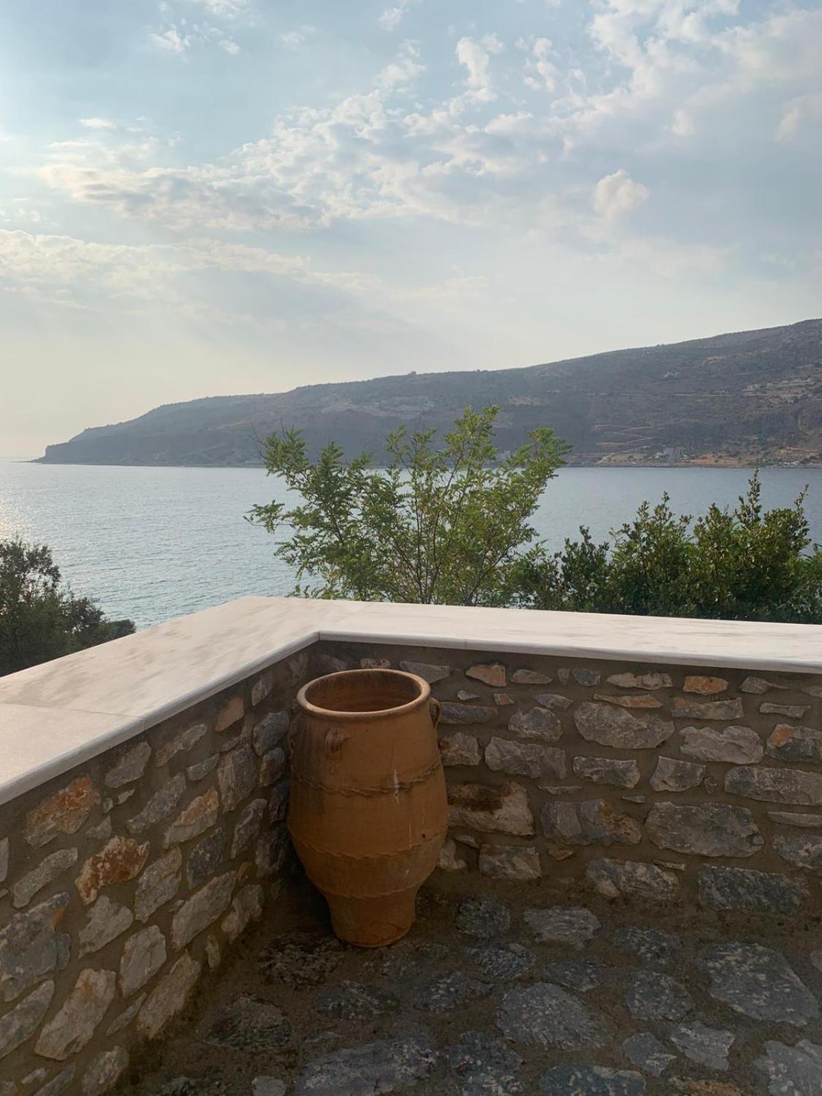 Vatoulia House Lejlighedshotel Néon Oítilon Eksteriør billede