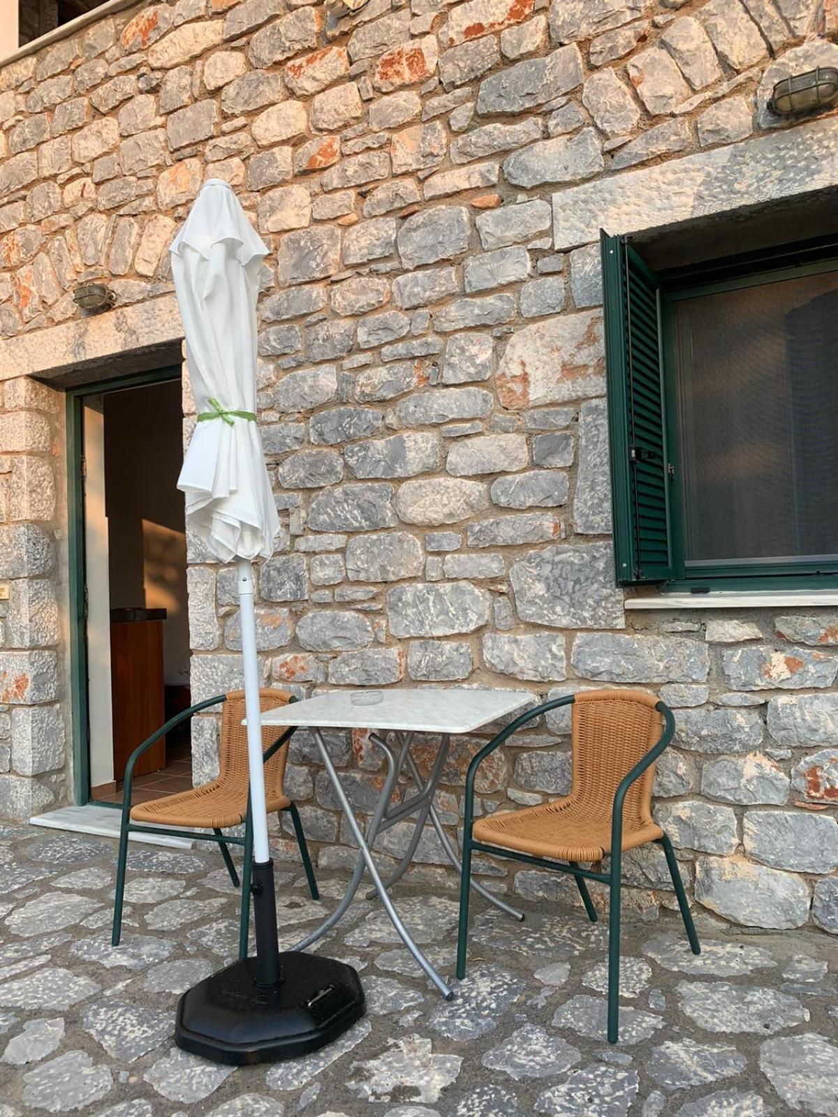 Vatoulia House Lejlighedshotel Néon Oítilon Eksteriør billede