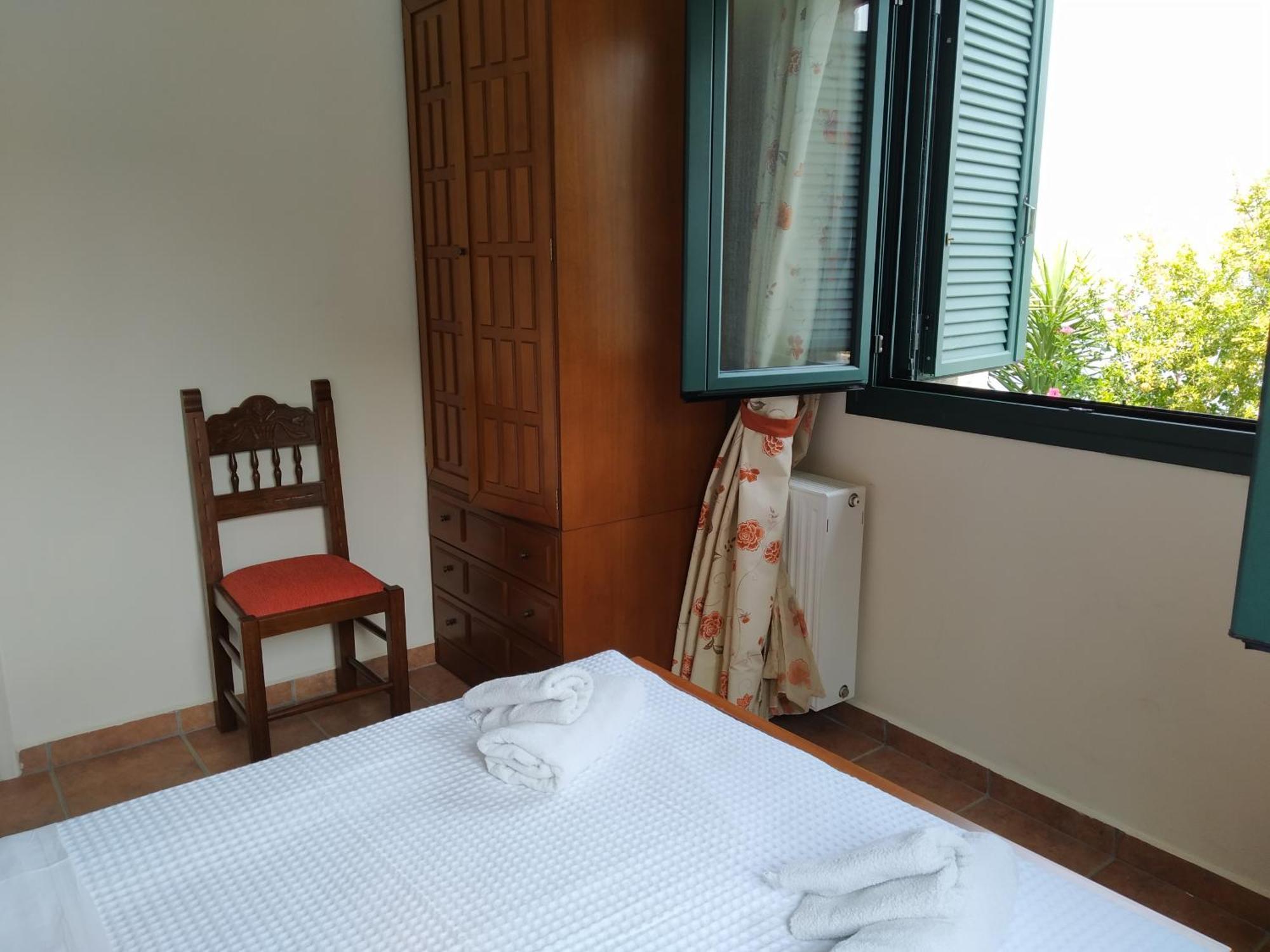 Vatoulia House Lejlighedshotel Néon Oítilon Eksteriør billede