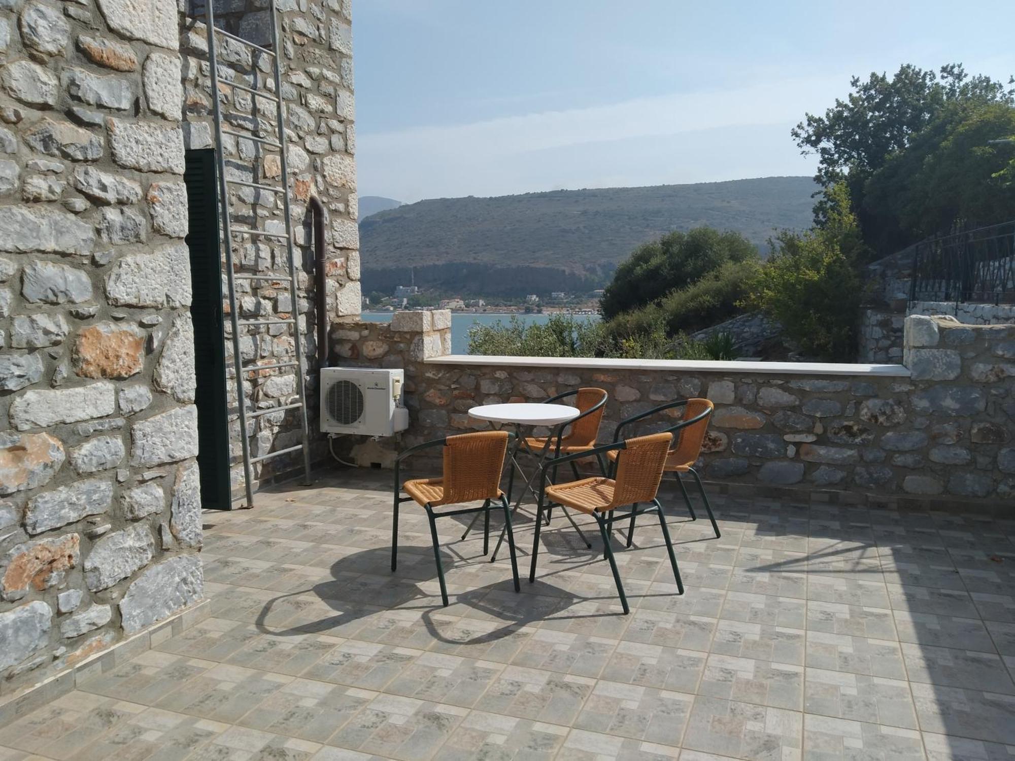 Vatoulia House Lejlighedshotel Néon Oítilon Eksteriør billede
