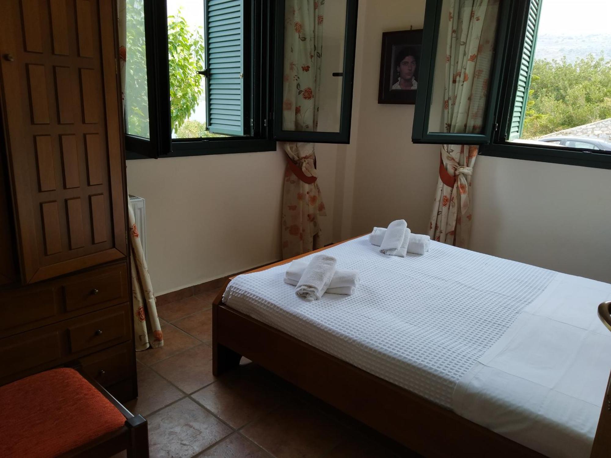 Vatoulia House Lejlighedshotel Néon Oítilon Eksteriør billede