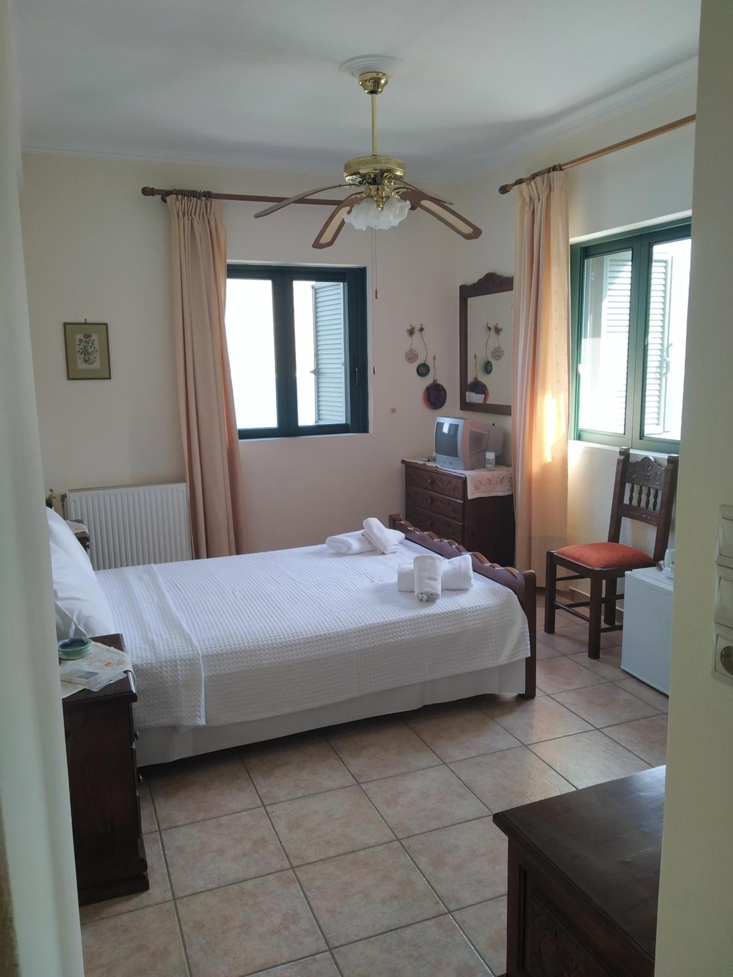 Vatoulia House Lejlighedshotel Néon Oítilon Eksteriør billede