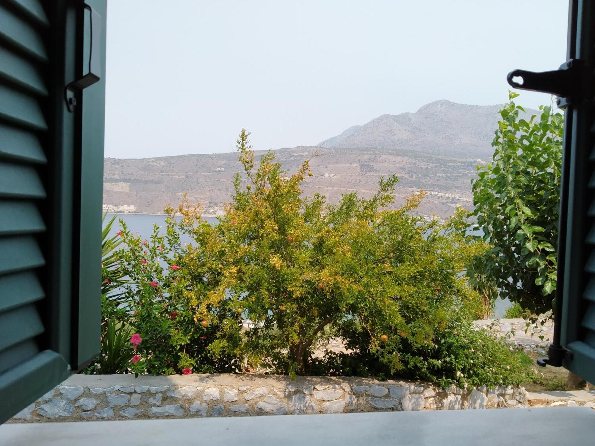Vatoulia House Lejlighedshotel Néon Oítilon Eksteriør billede
