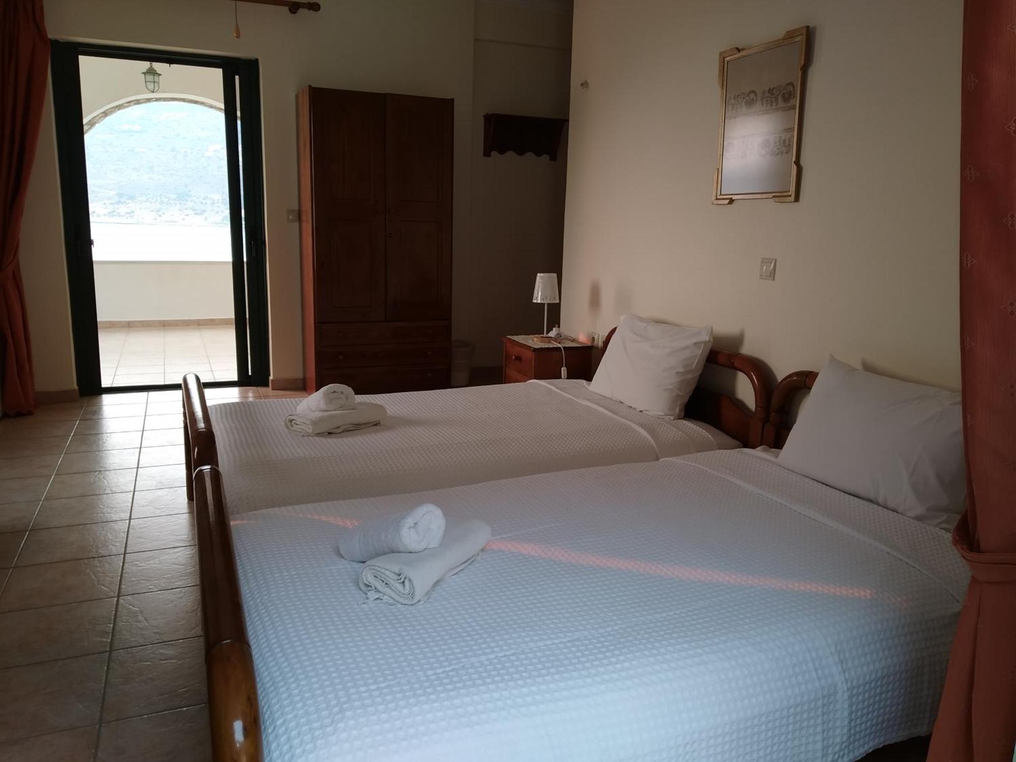 Vatoulia House Lejlighedshotel Néon Oítilon Eksteriør billede
