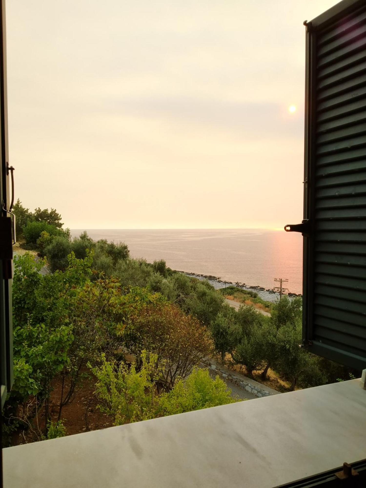 Vatoulia House Lejlighedshotel Néon Oítilon Eksteriør billede